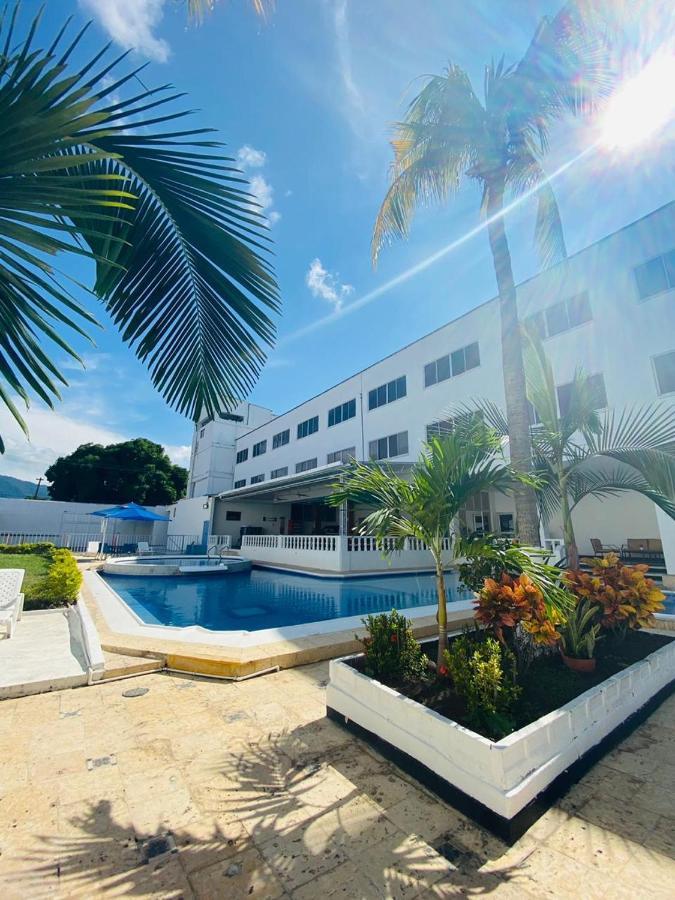 Hotel Mall Santana Del Rio La Dorada Exterior photo