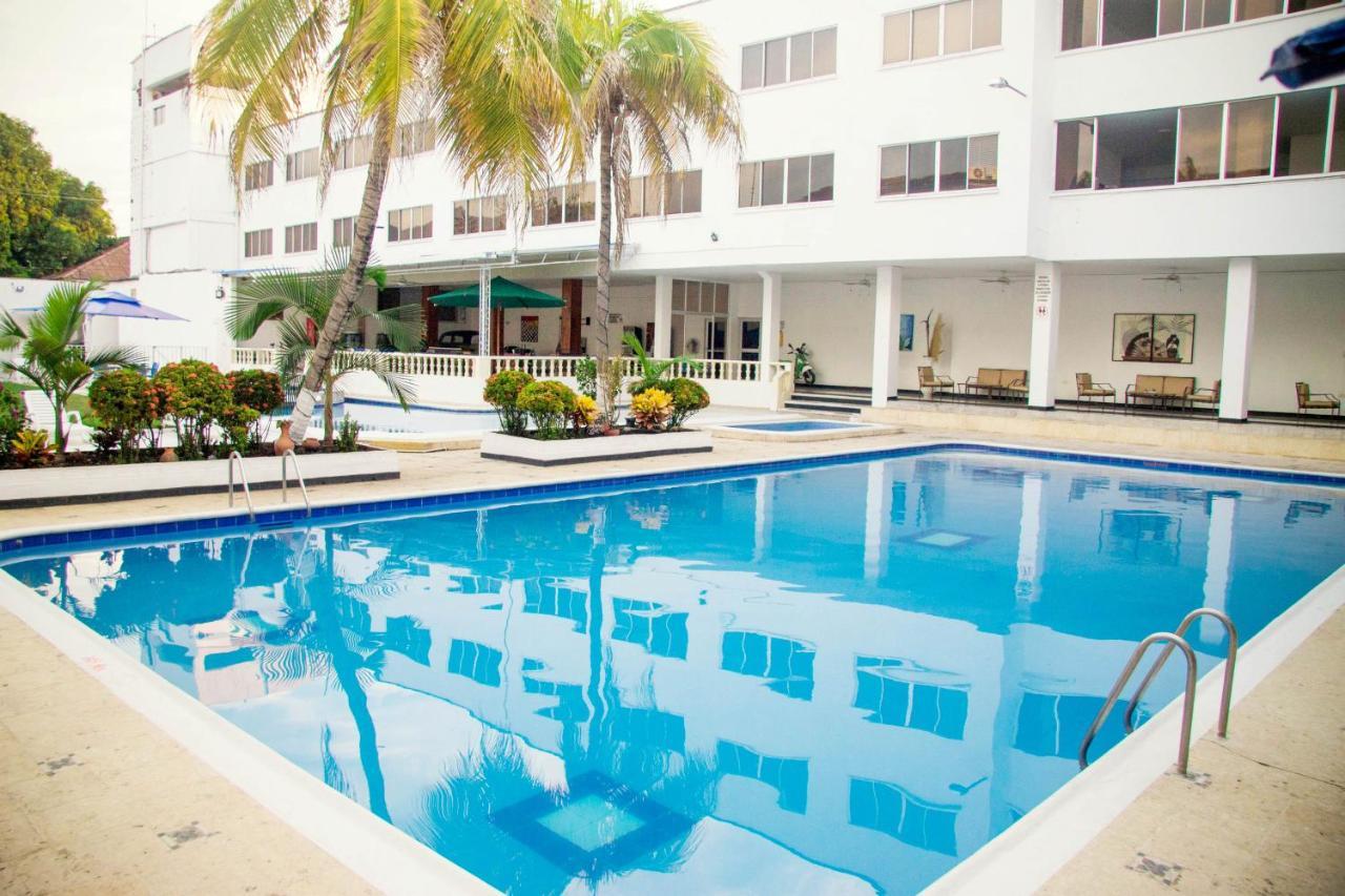 Hotel Mall Santana Del Rio La Dorada Exterior photo