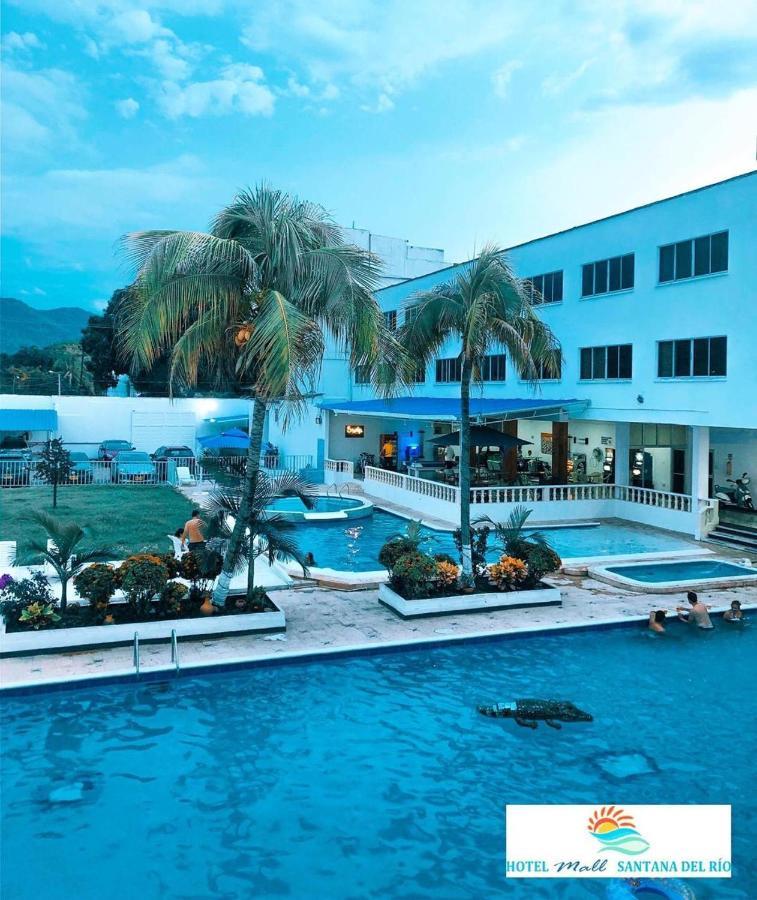Hotel Mall Santana Del Rio La Dorada Exterior photo